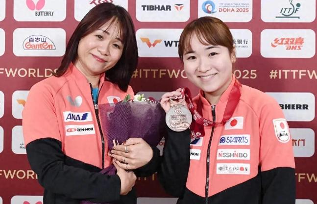 伊藤美诚和日乒协闹翻后，反而成为香饽饽！东京奥运会之后，日本乒协与伊藤美诚