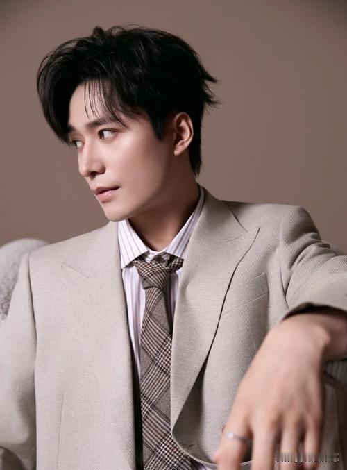 都说娱乐圈卷，但这位男演员却把演戏过成了“体验生活”！最近留意到短剧演员