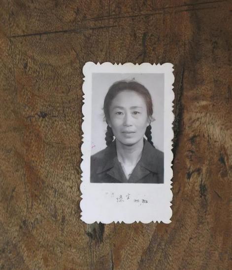 1969年，一名女知青去到北大荒，10年过后，当众人返回家乡时，她却放弃了返程机