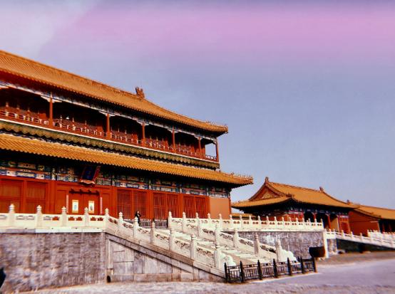 “故宫缺钱，不是一时缺钱，而是永远都缺钱！”2013年，主持人询问故宫院长“故宫