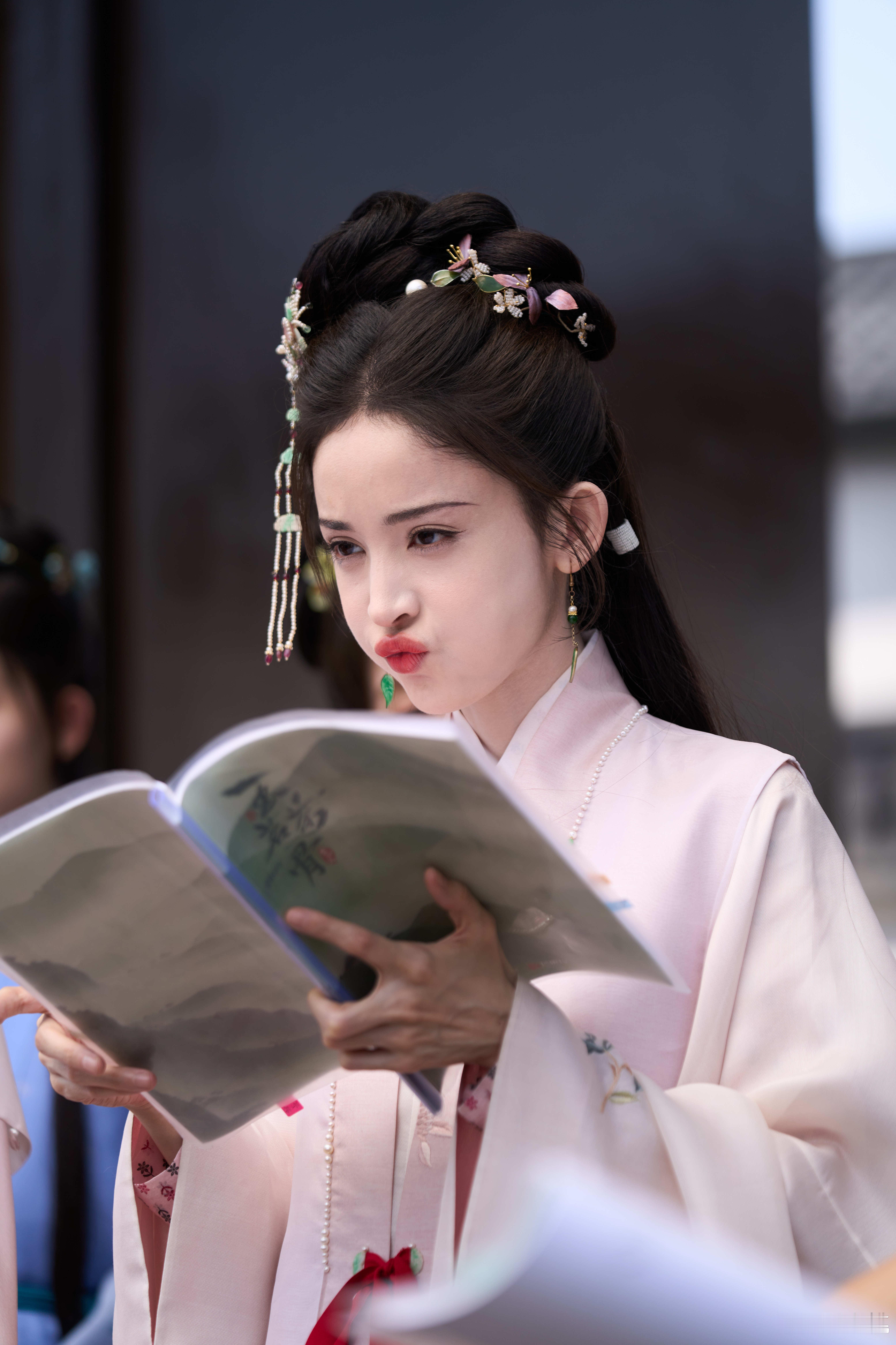 娜扎拉侯明昊这下把我going住了名场面直接封神！面对犹豫的心上人，荣善宝一把