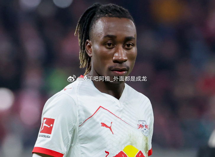 据德国天空体育记者普莱滕格报道，目前包含曼联、利物浦、阿森纳、曼城和阿斯顿维拉在