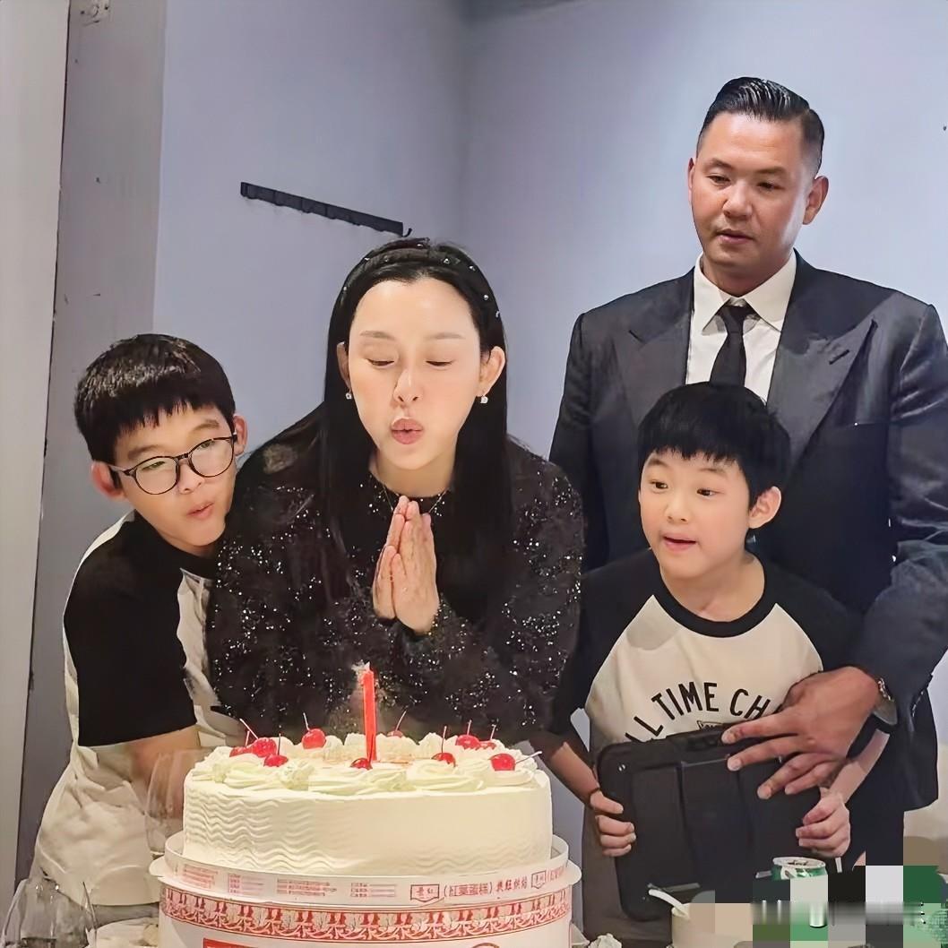 范玮琪怎么也没想到自己生日🎂这天，她的好友小s是哭着去她家🏠的！朋友颜面让她