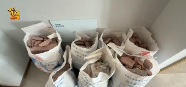 谁给的胆子！浙江杭州，一女子花了165万买了套精装房，谁知他们一家人准备入住时，