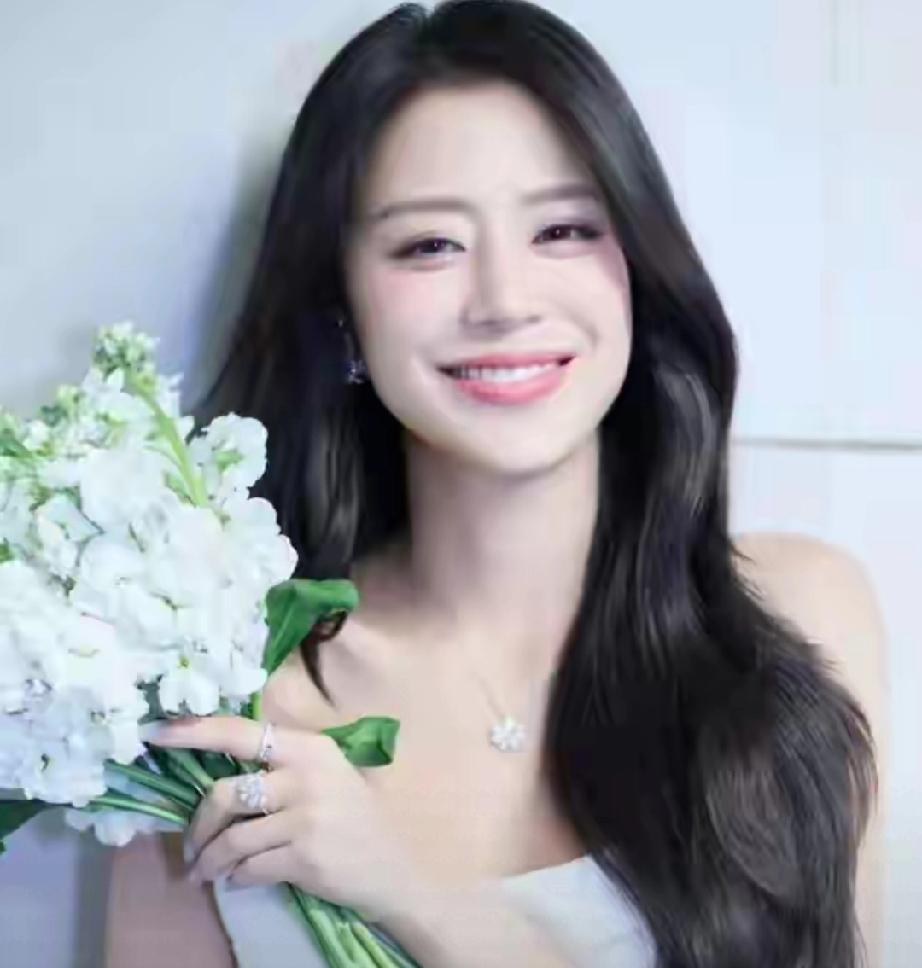 优乐美女孩江语晨离婚复出！9年婚姻耗尽自己，复出舞台跑调仍圈粉当