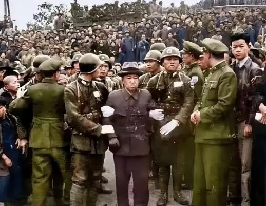 南京大屠杀主犯谷寿夫，临死前写了一首绝命诗，说希望“中国不再恨日本”。但他真正害