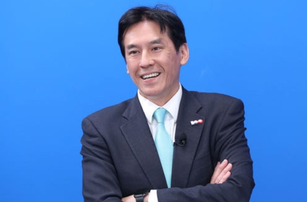 黄暐瀚这一次态度也变了！黄暐瀚点名赖清德，要求赖清德公开纪念抗战胜利八十周年。黄