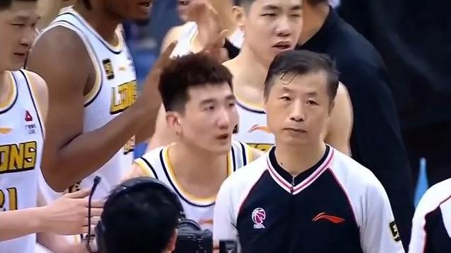 CBA今晚抢五大战!一旦青岛队黑八将产生3个后果,裁判麻烦大了