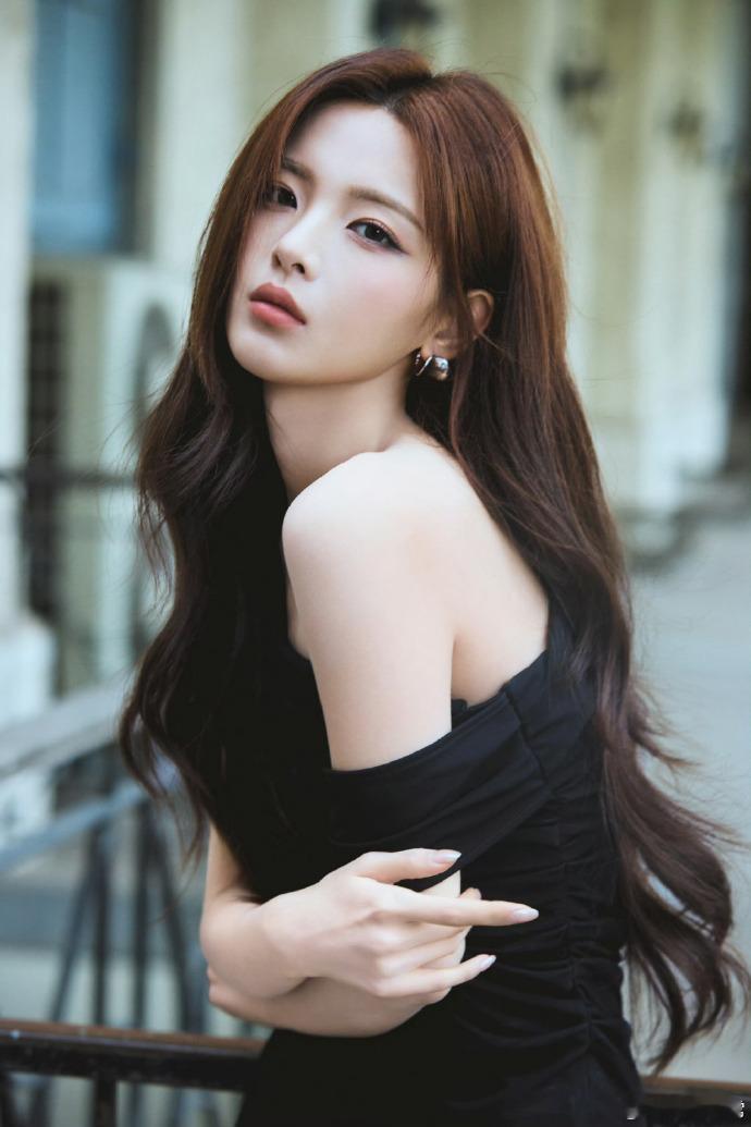 虎鲸签约的艺人虎鲸文娱签约的艺人网传虎鲸签约的艺人：刘浩存、杨超越、陈靖可、刘