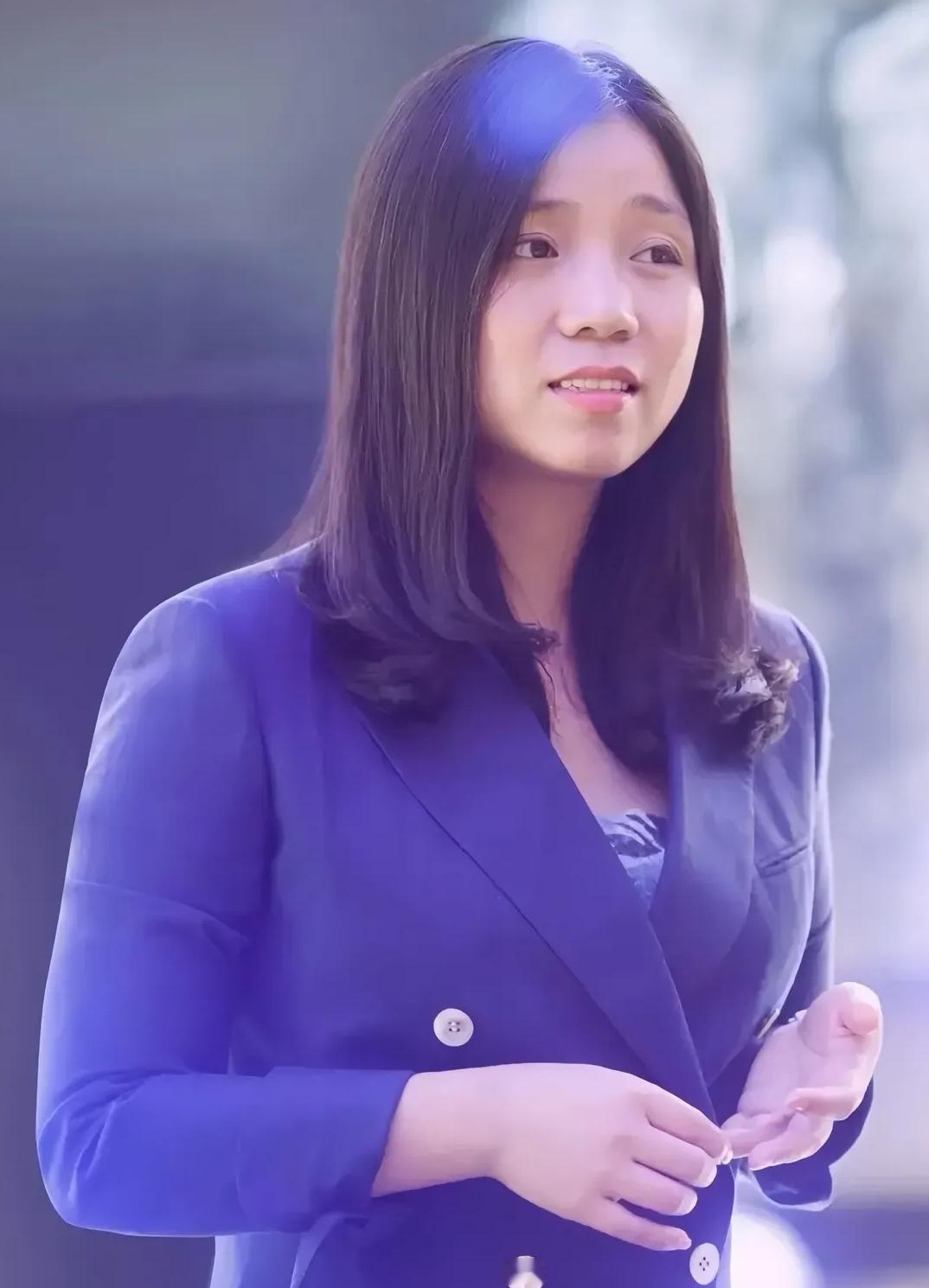 李寒穷，雅戈尔创始人李如成的独生女，今年49岁，雅戈尔副董事长、总裁、董事会非独