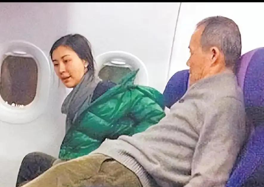 王石前妻沉默的13年，抵过田朴珺所有热搜。她只做了一件事：律师发完声明，撕掉电