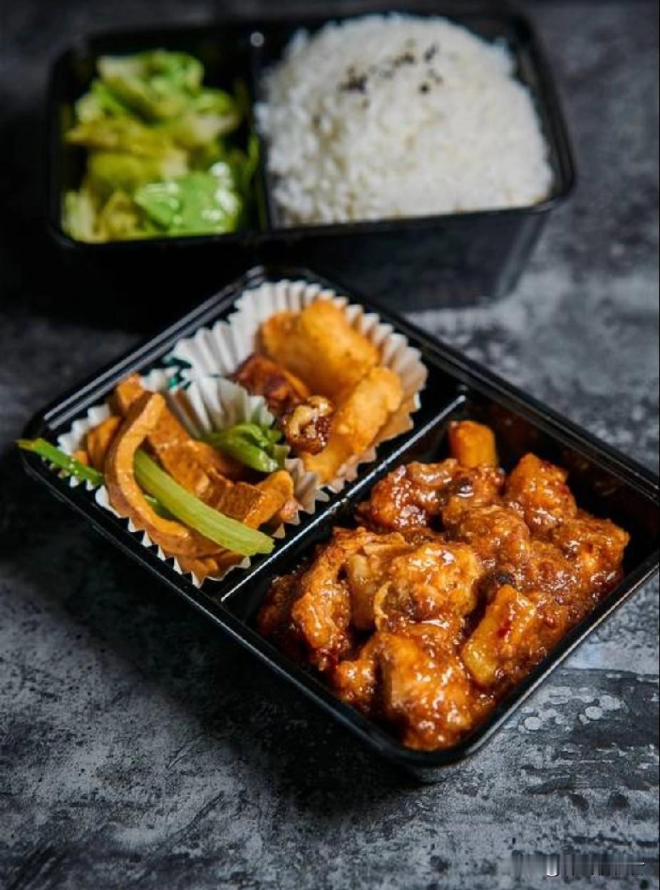 同是打工的，为什么这么多博主关注那些外卖，整天逆行超速闯红灯，已成道路一害的，值