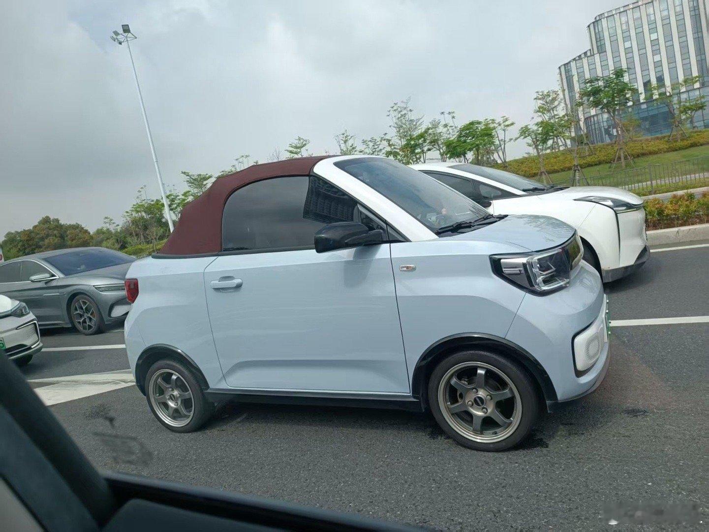 敞篷车！这够不够情绪价值？[doge]​​​