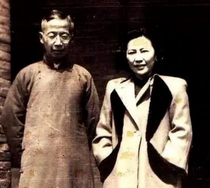1940年，50岁的竺可桢，向36岁陈允敏求婚被拒绝，竺可桢不甘心，准备来硬的。
