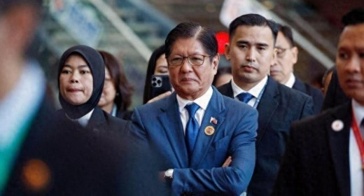 菲律宾总统马科斯吉隆坡放狠话：辞职？门都没有！28万军队站队背后，杜特尔特归国路