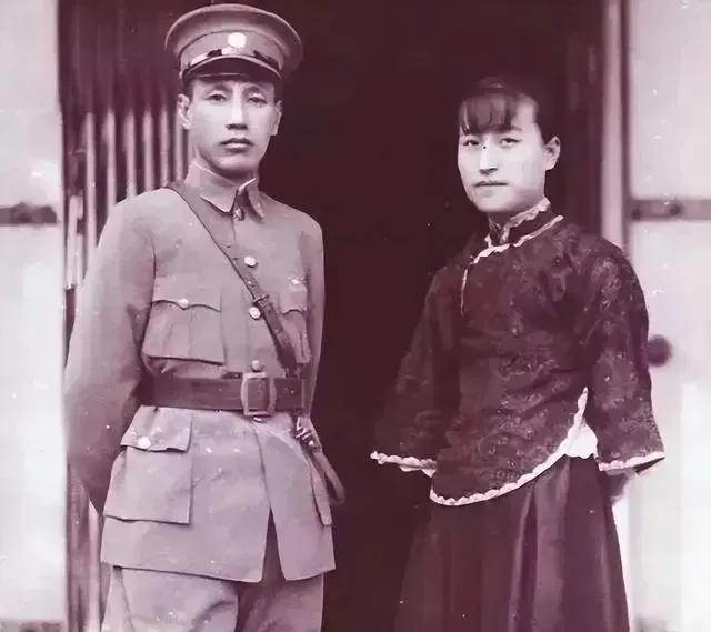 1955年，蒋介石的女婿被捕，妻子蒋瑶光急的团团转，随即去找周总理求情，周总理指