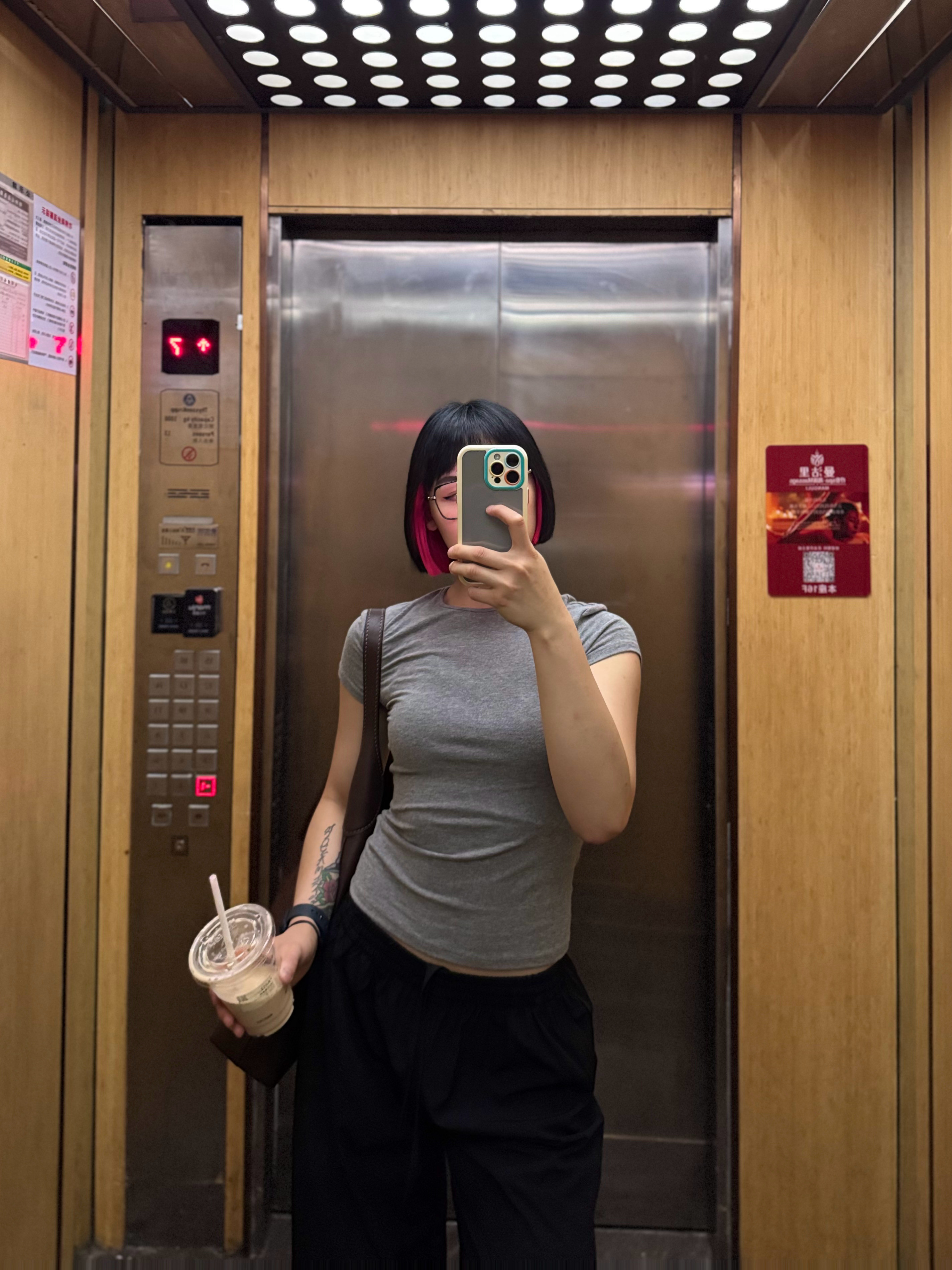 可以不吃饭但不能不健身[捂脸哭]运动就是坚持OOTD运动打卡健身​​
