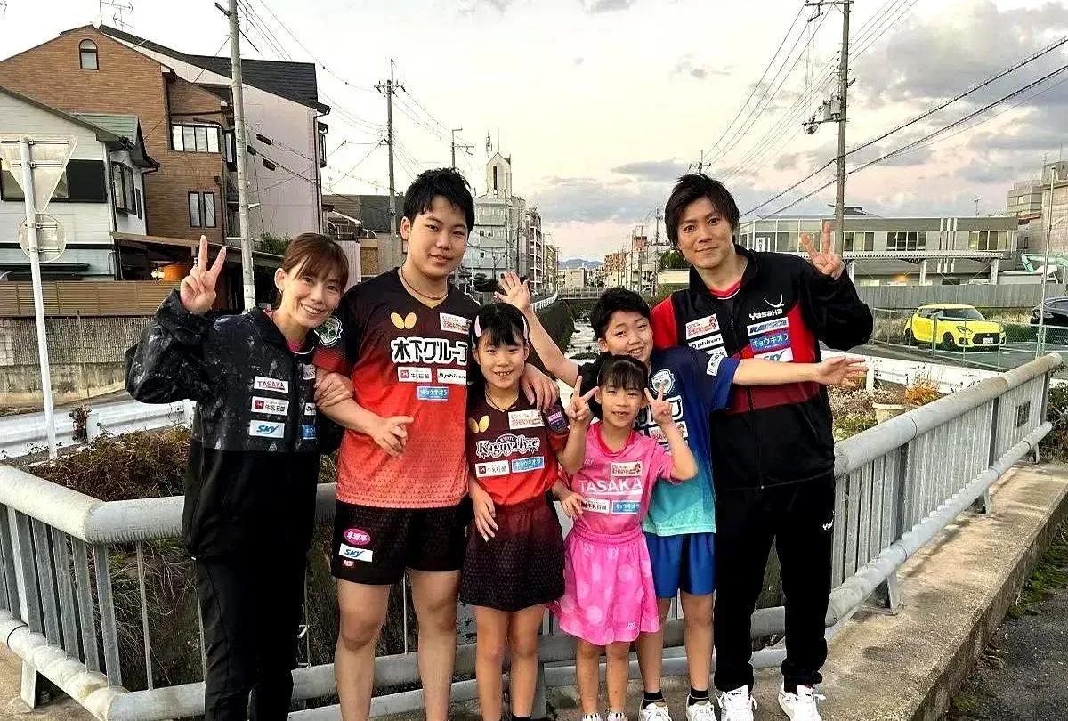 日本松岛少爷输球又输人，离退役不远了！松岛辉空可是含着金钥匙出生的人，父母都是