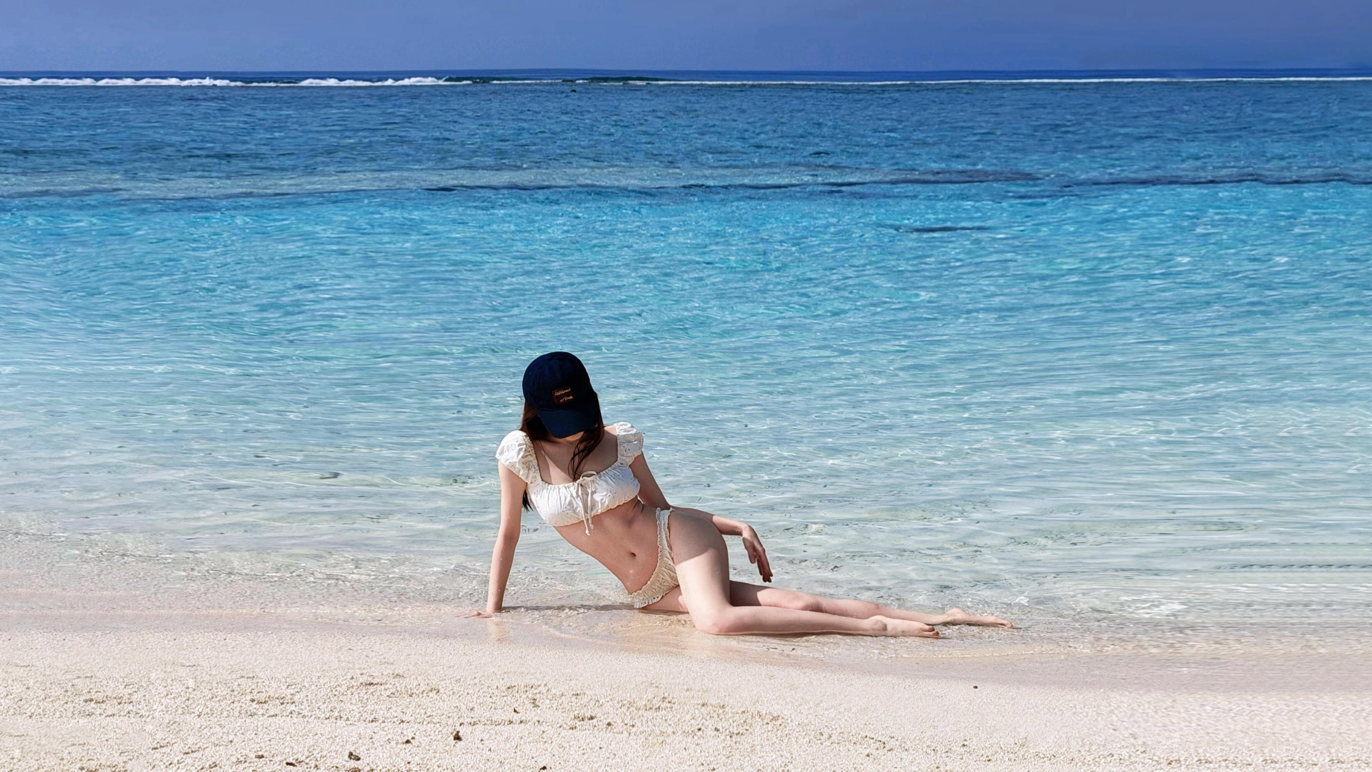 徐璐今日更新海边日常☀⛅️🌊🫧这套好看穿平底鞋比例也很好