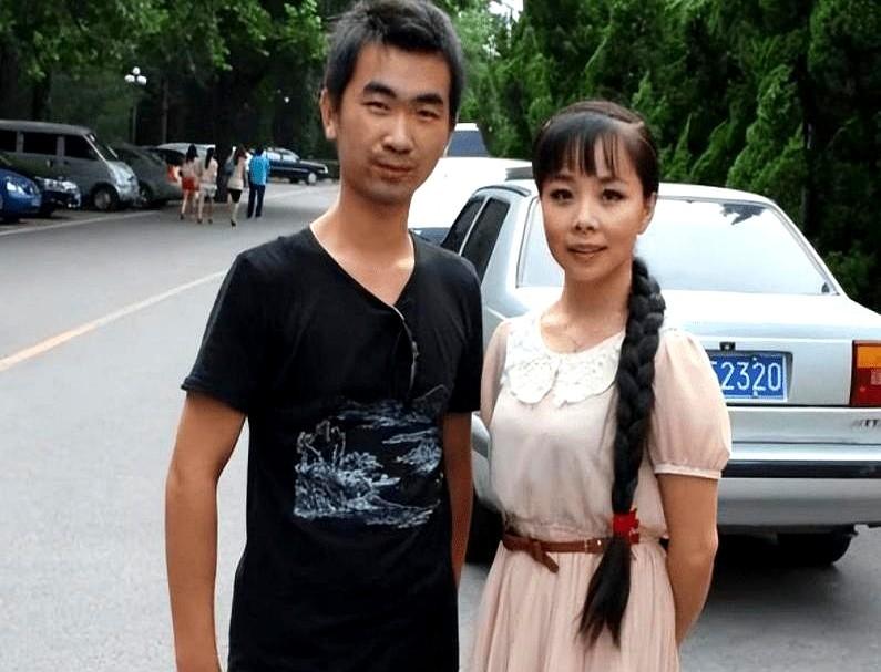 一个人飞黄腾达后，怎么处理旧感情？陕北歌手王二妮从《星光大道》爆火后，青梅竹