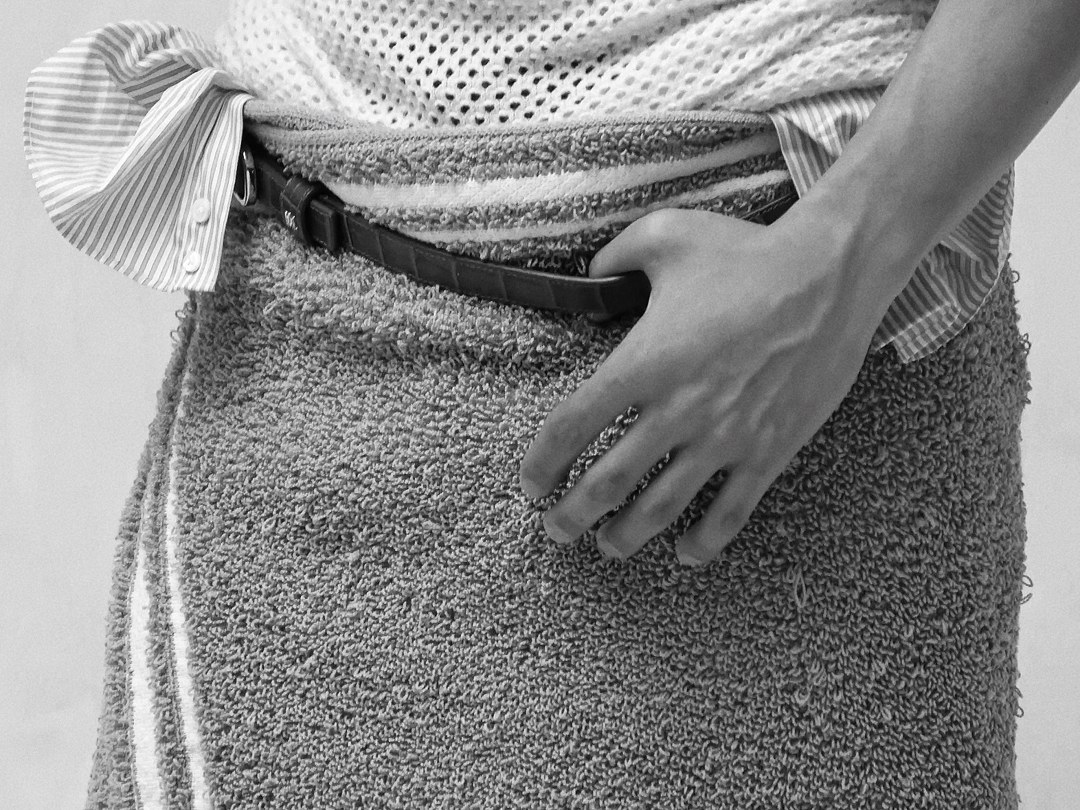 争取下次只穿一条毛巾