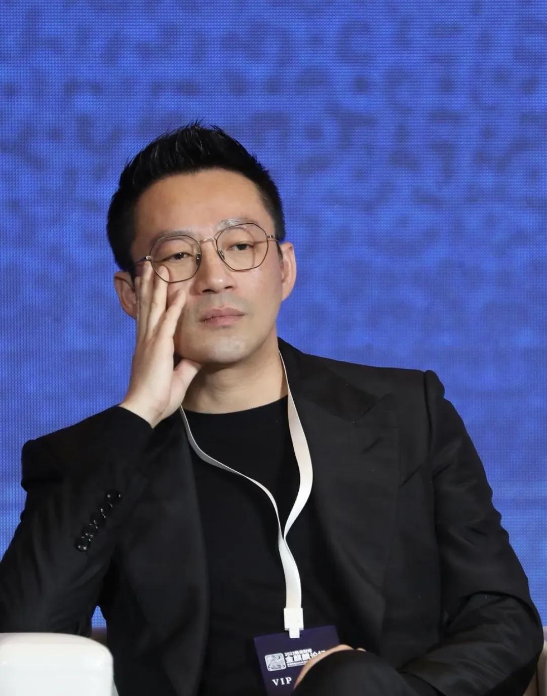 汪小菲自从要回孩子，情绪真的稳定的可怕。别人再怎么网暴他和张兰，他也不焦躁了，