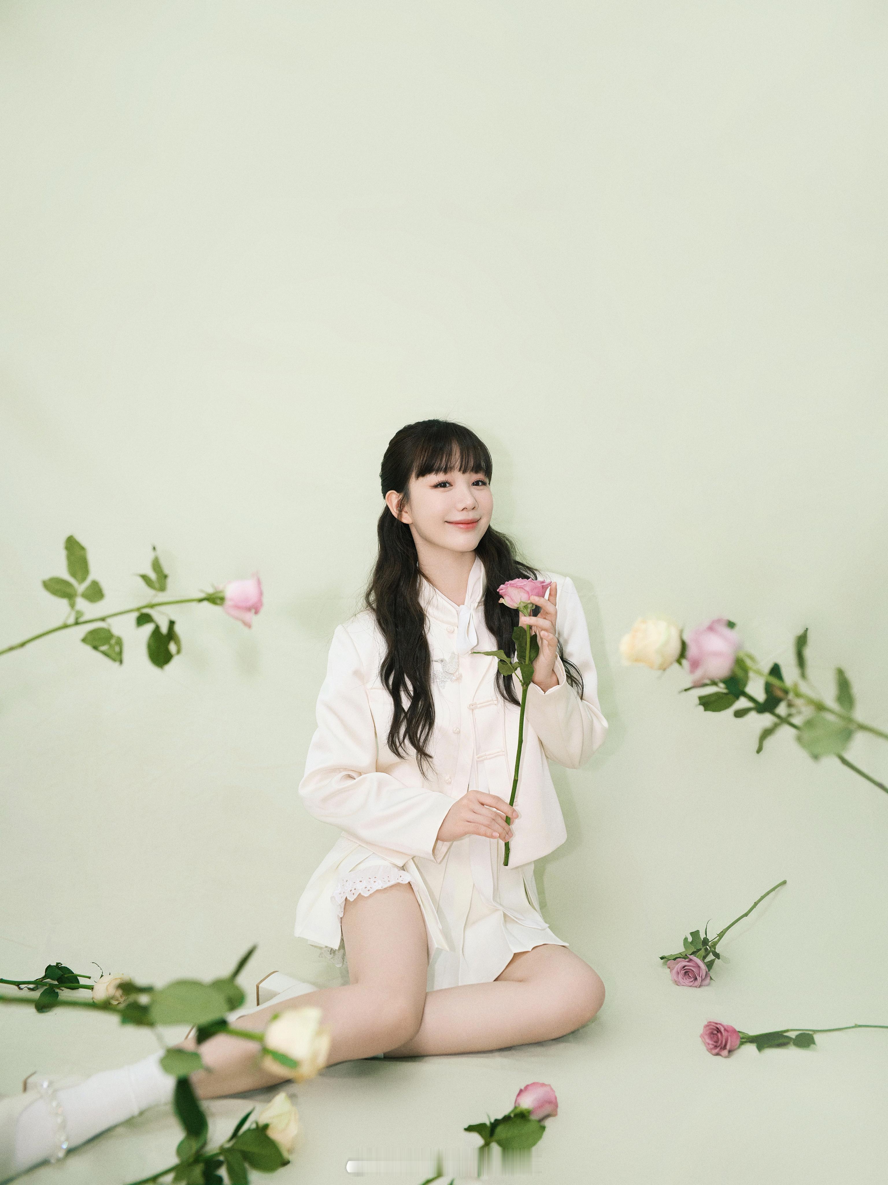 徐梦洁国风校服造型