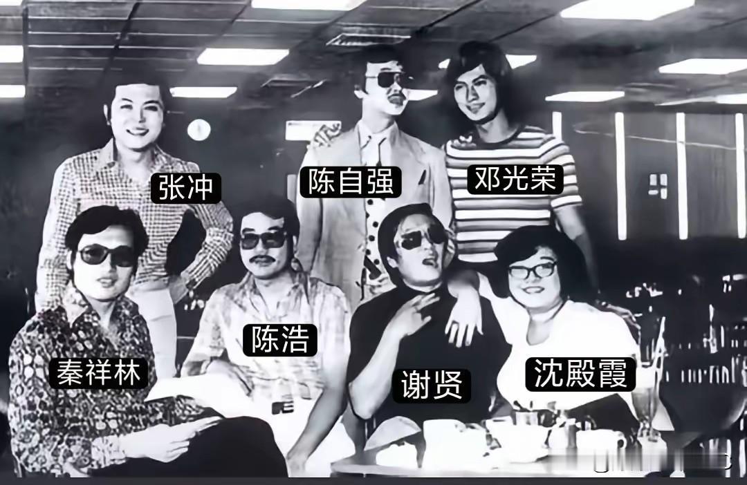 谢贤当年在港圈活得洒脱，很少看人脸色，背后离不开一群相知多年的好友，也就是当年大