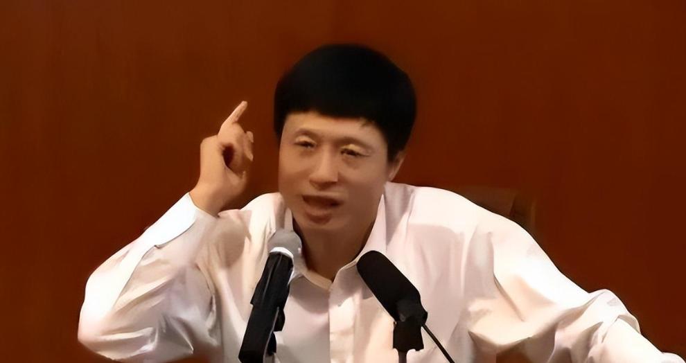 艾跃进曾提出了一个深刻的问题：“让工人下岗，还要人家从头再来，你们为什么不从头再