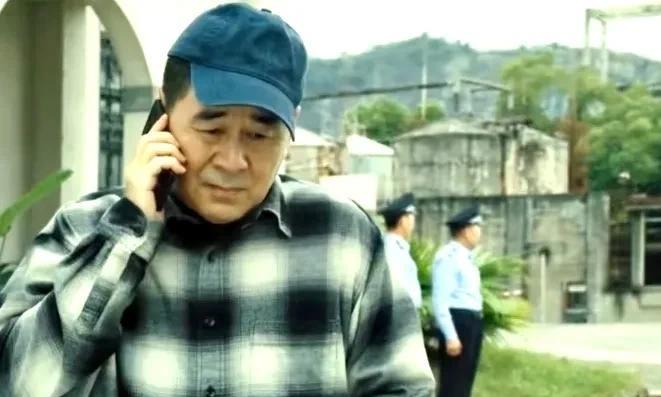 《暗潮缉凶》不喜欢在领导跟前露脸的人，是得不到提拔的。既然你不喜欢在领导跟前露
