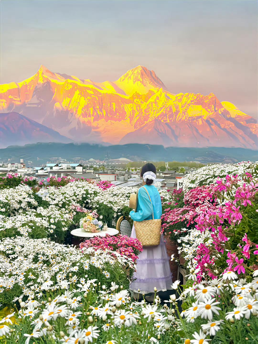 丽江，有鲜花和雪山的古城。​​​