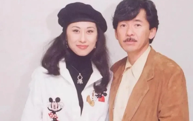 1992年，叶倩文在舞台上公开示爱林子祥：“多谢林子祥，你教会我很多东西，虽然大