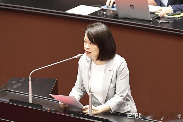 总预算通过后台当局态度依然强硬，蓝营无奈喊：民进党赢叫民主、输就违宪？台“立法