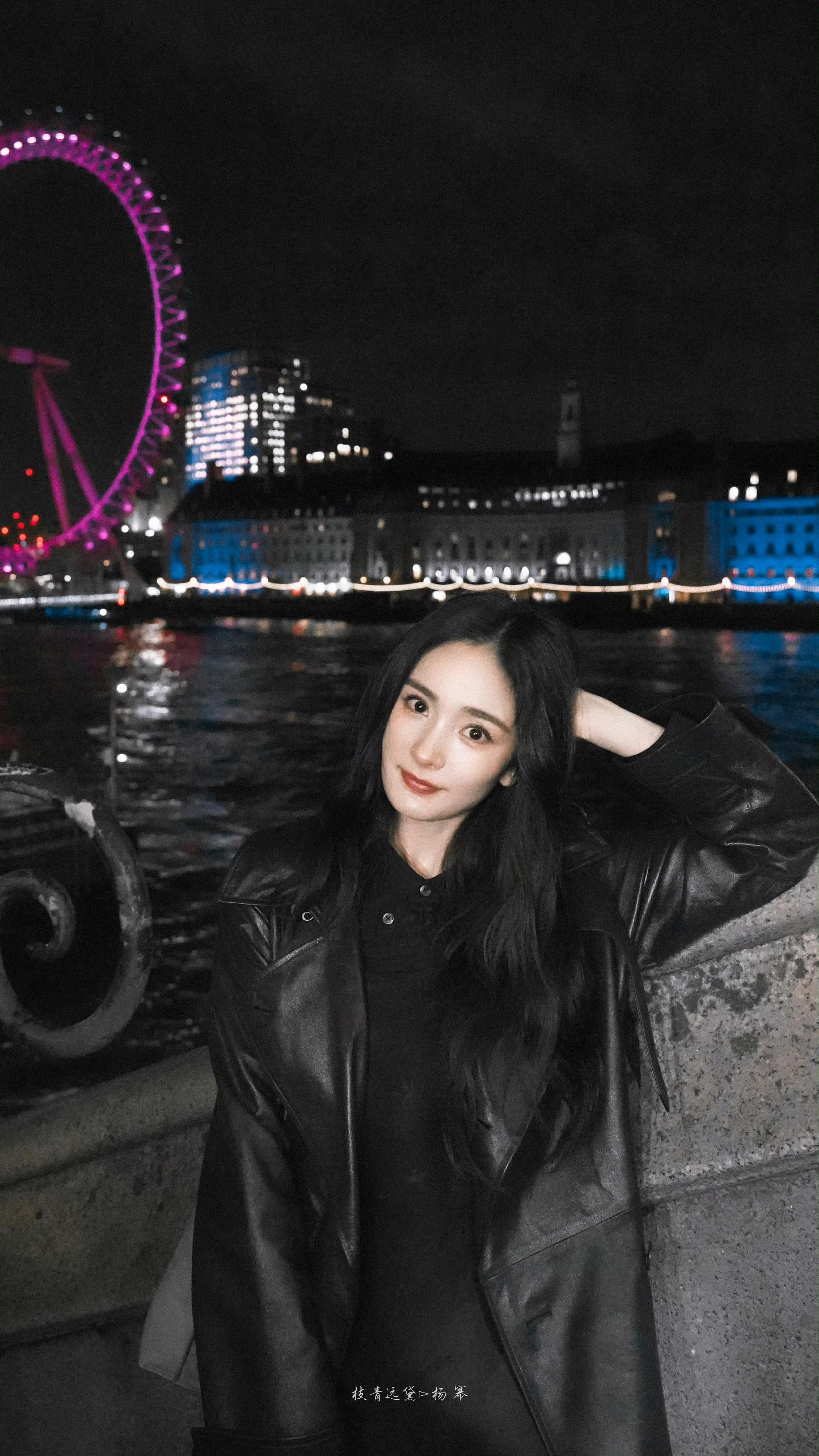 杨幂🦊sw全球品牌代言人杨幂🍀“森林深处是绿色，我心深处是爱你”🌴