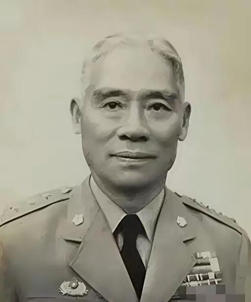 1942年，浙赣会战期间，为阻滞日军推进，破坏我东南机场的企图，工兵分队骨干黄士
