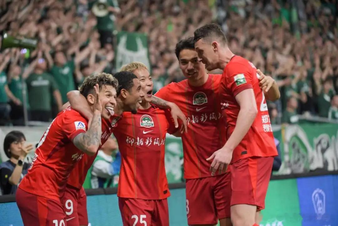 史诗级逆转！河南队87分钟绝杀国安，终结17年不胜魔咒中超第14轮焦点大战在北京
