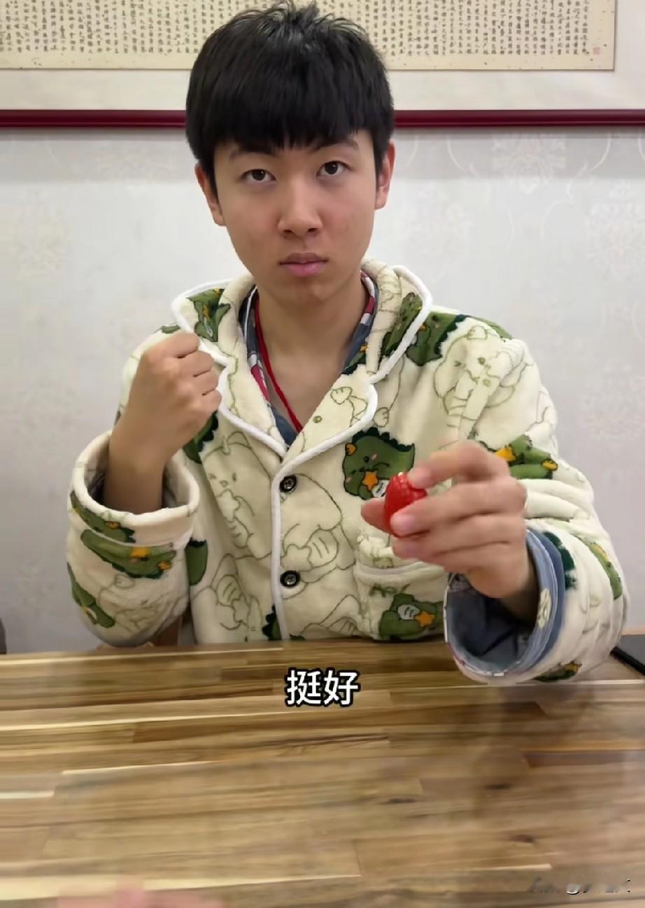 刚开始都以为子恒爸爸太狠了，冷不丁的对待儿子，后来慢慢发现这不是狠这是一位父亲对