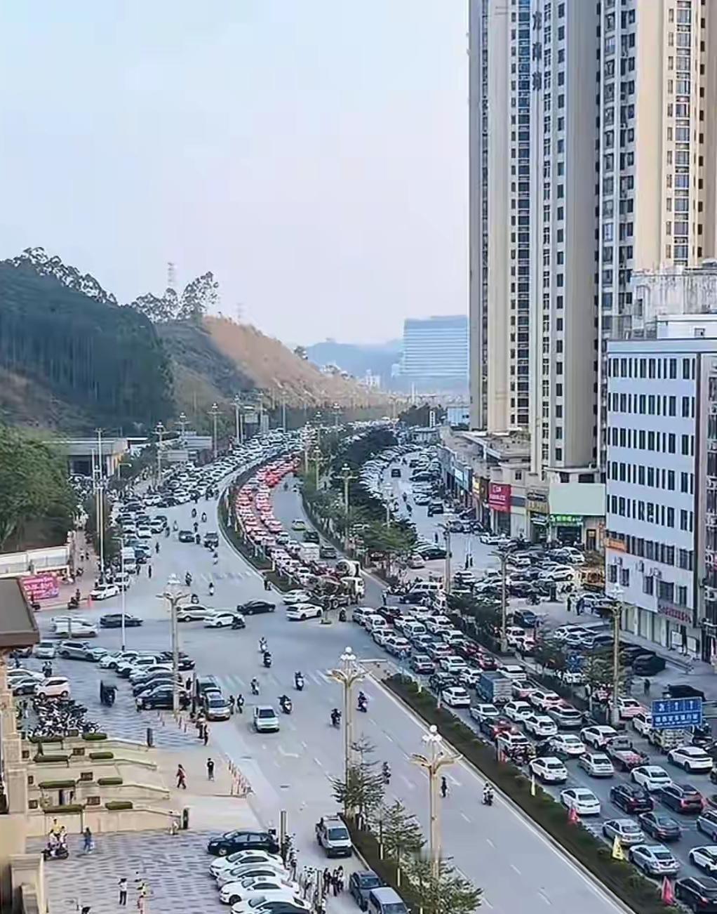 春节马上要临近，现在的广东珠三角城市将快变成空城，而在非珠三角城市县城，的各主要