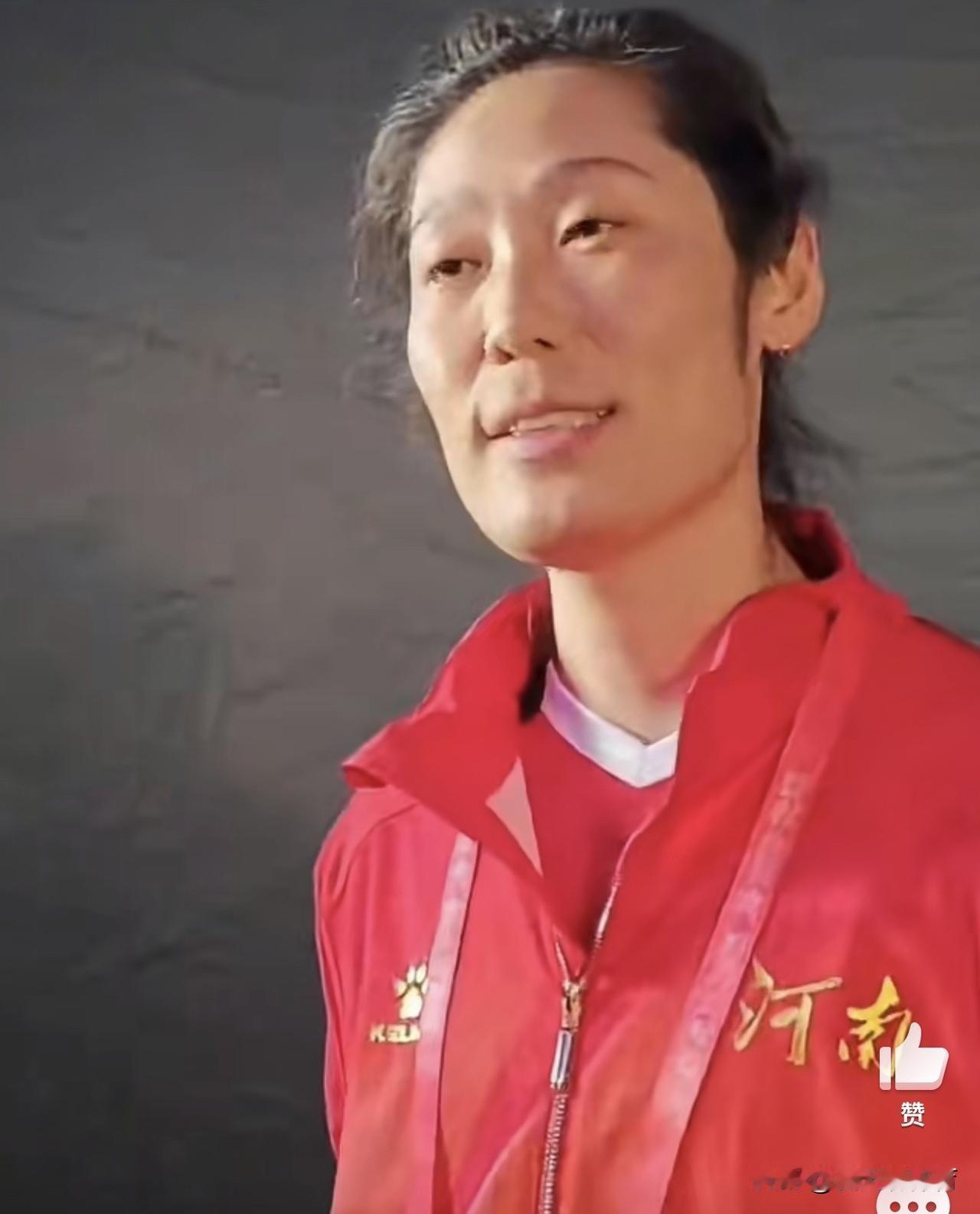 朱婷非常生气😯扭头就怒冲冲离开赛场了！什么年代了，怎么还有这种低智商的记者