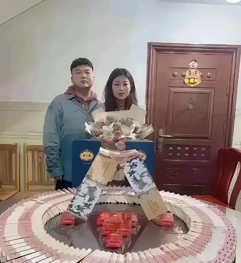 不是都订婚了吗？为什么双方看上去都不是很高兴呢？女的是不是没有能够嫁给喜欢的人而