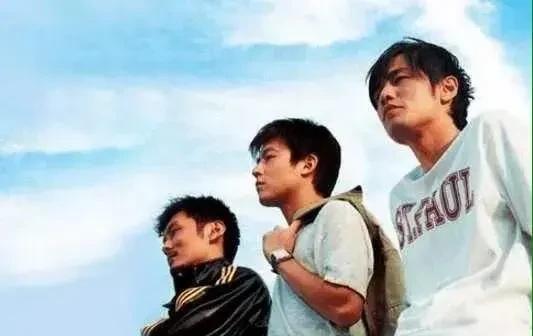 2005年，周杰伦与F4拍摄百事广告，现场险些大打出手。那一年，周杰伦凭借《