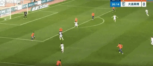 山东泰山vs大连英博中超联赛叫你李源一想造小毛黄牌！！被断了吧！！！被进了吧！