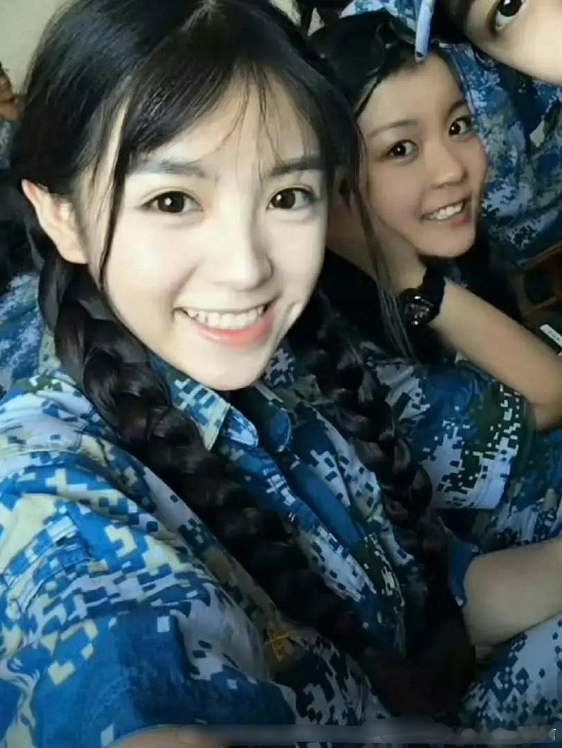 田曦薇早期跟鞠婧祎早期对比