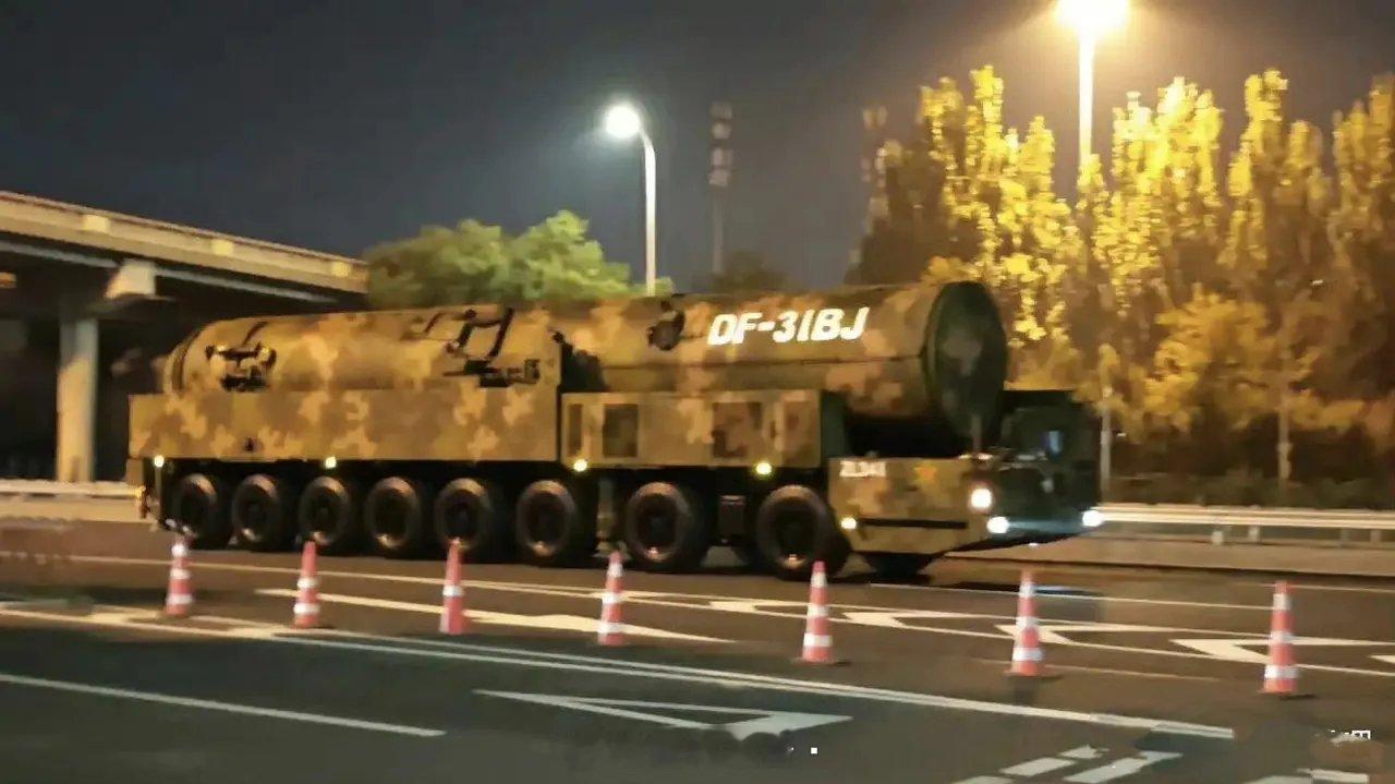 为什么东风31BJ的名字这么奇怪？我不负责任的大胆掰扯一下，B是A的改进型，主要