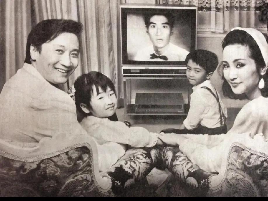 狄波拉是个好女人。她从年轻一直美到老。儿女双全的她，曾当过选美冠军，更是一个