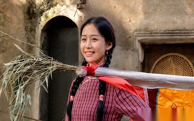 王晓慧第一天大方露脸进组央视正剧，当晚就被爆出疑似在今年7月生子。她此前在《给阿嬷的情书》路演时很少