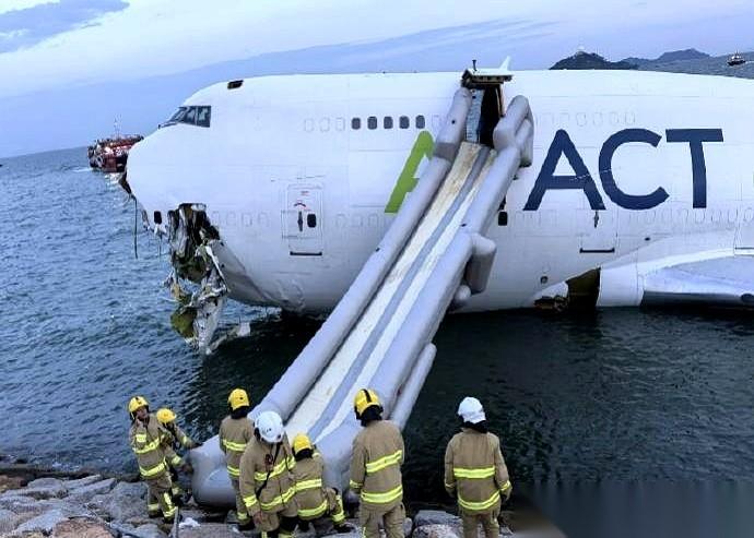 美国人坐不住了，亲自来了。香港那架掉海里的波音货机，美国国家运输安全委员会（N
