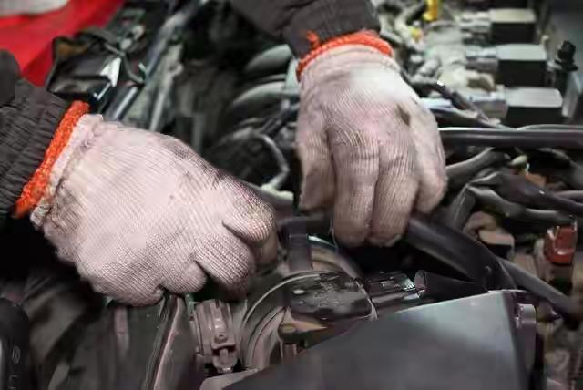 车开3年就亏电？90%车主踩过这4个坑，电瓶多撑2年全靠它坑1：熄火不离电