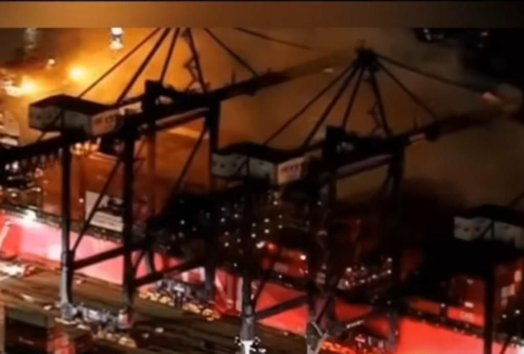 东京到洛杉矶的货船，怎么就炸了呢！1月7号凌晨，砰的一声巨响，东京开往洛杉矶的