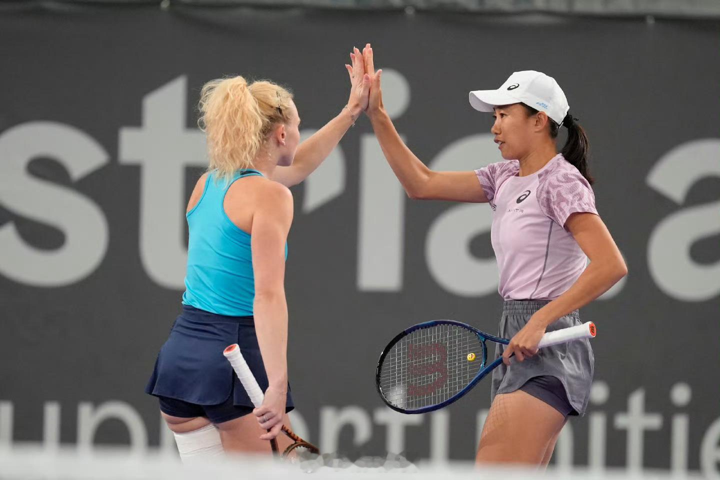 罗马WTA1000赛双打首轮二号种子张帅🇨🇳/斯尼亚科娃🇨🇿以6-2/0